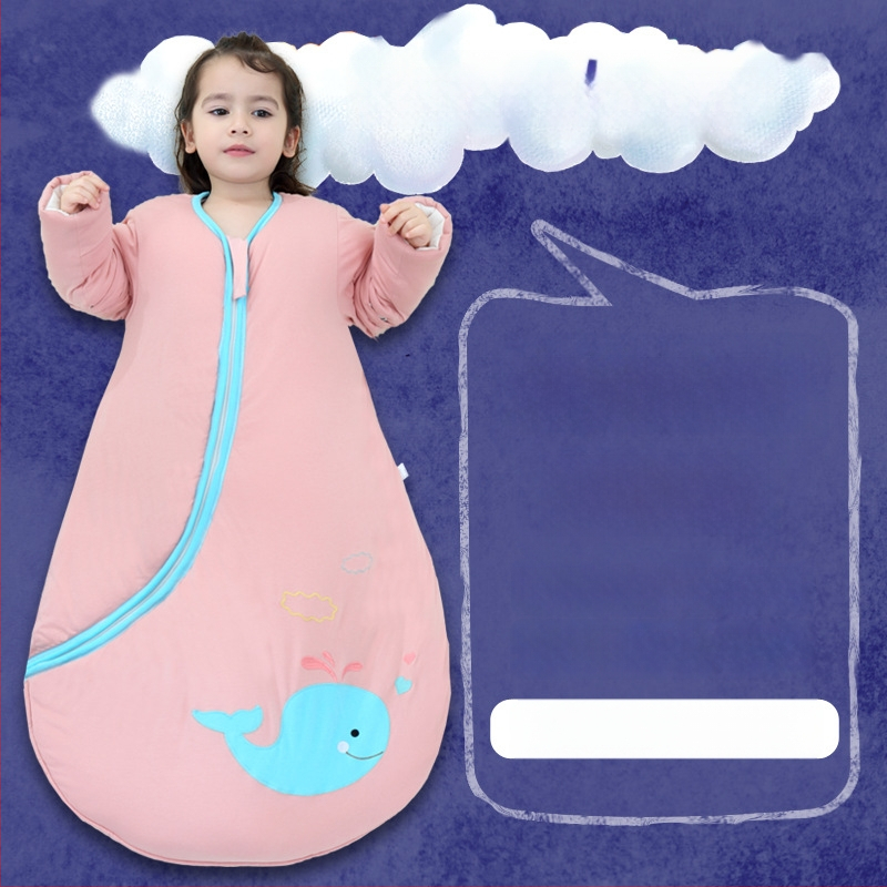 Bērnu gulēšanas maisiņš ar biezinātu česanā kokvilnu ārējā daļā, poliestera odere, pildījums no poliestera-kokvilnas maisījuma, noņemamās piedurknes, dzīvnieku raksts, piemērots ziemai, pavasarim un rudenim