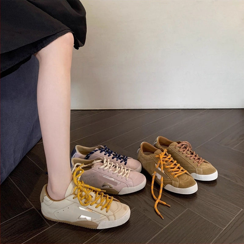 Ženske tenisice od nubuk velura - color-block, vezivanje, niska silueta, gumeni potplat