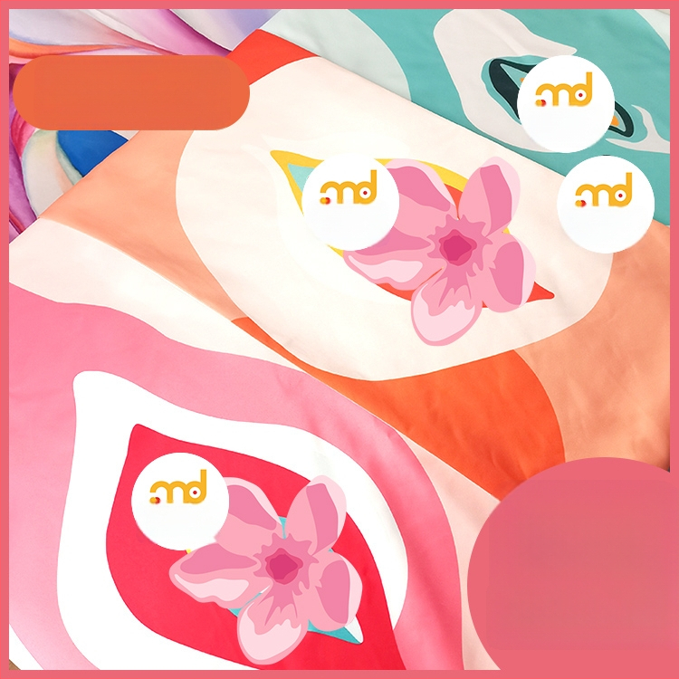 Satiinist voodi lõpu dekoratiivne šall, lihtne ja kaasaegne, hotellistiil