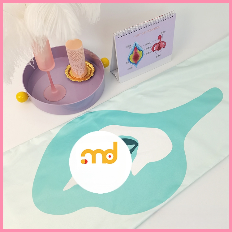 Satiinist voodi lõpu dekoratiivne šall, lihtne ja kaasaegne, hotellistiil