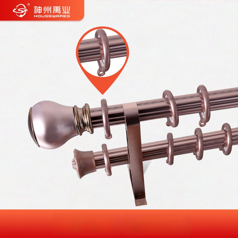 Carrey sērijas aizkaru relu sistēma – alumīnija sakausējums, sānu uzstādīšana, vienrindu un divrindu vadība, mūsdienīgs minimālisks stils, piederumi iekļauti