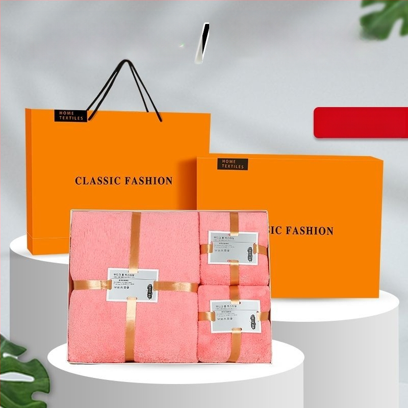 Комплект микрофибърни кърпи в подаръчна кутия; 600 GSM; плоско преплитане; възможност за печат на лого.