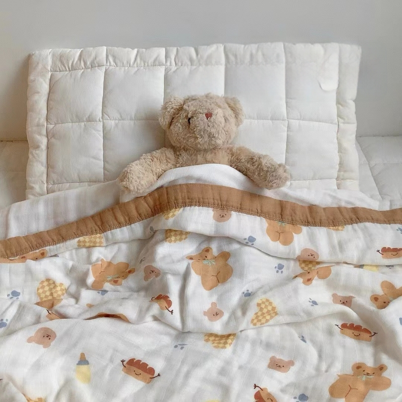 Bērnu segu no bambusa šķiedras, četrslāņu gāze ar multfilmas motīvu, svara zem 300 g, visām sezonām