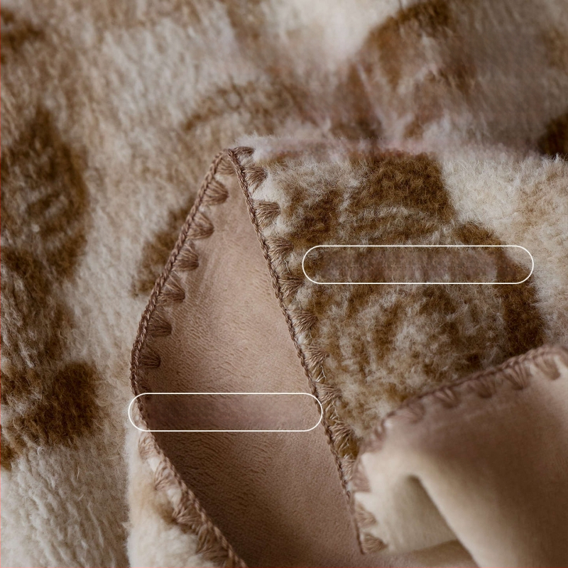 Зимно одеяло от имитационен кашмир с 50% акрилни влакна, реактивно багрене, тегло 0.55–1.0 кг, мотив растения и цветя