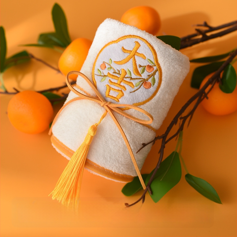 Izšūts dvielis ar pūsiem — kāzu suvenīru dāvana līgavas māsām (materiāls: audums; iepakojums: kartons; gadījums: kāzas; dāvanas nolūks: suvenīrs)