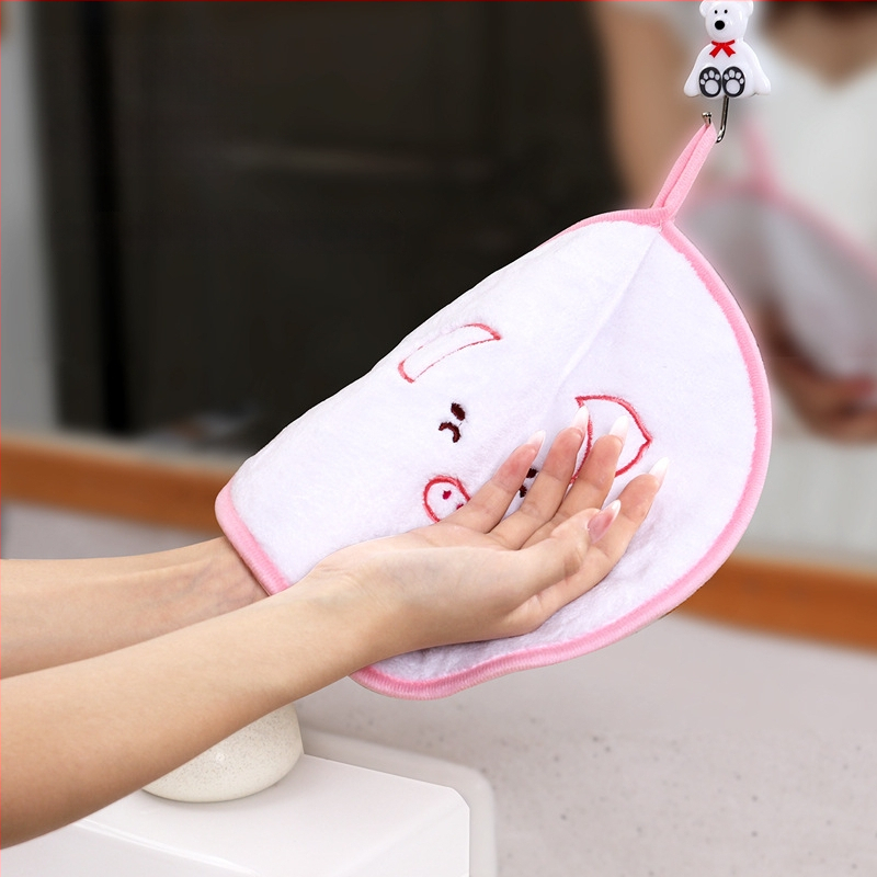 Laste käterätt originaalsest multikate seeriast, mida saab üles riputada; materjal: korallfliis; kaal: 30–50 g; niidid: 60s; tootmistehnika: tikand ja õmblemine