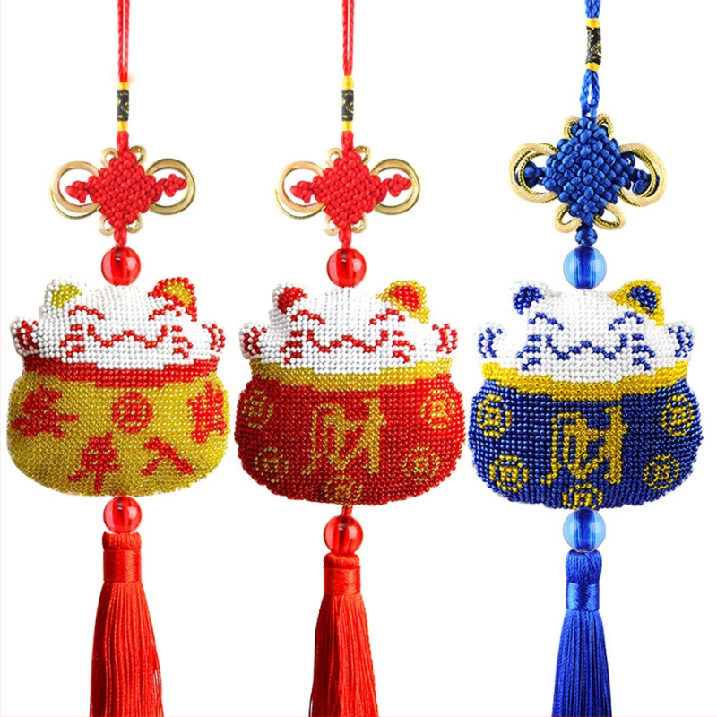 Automobilio pakabukas su kryžiniu siuvinėjimu, animacinių filmų motyvas, plastikinė plokštė, 14CT, dvipusis siuvinėjimas