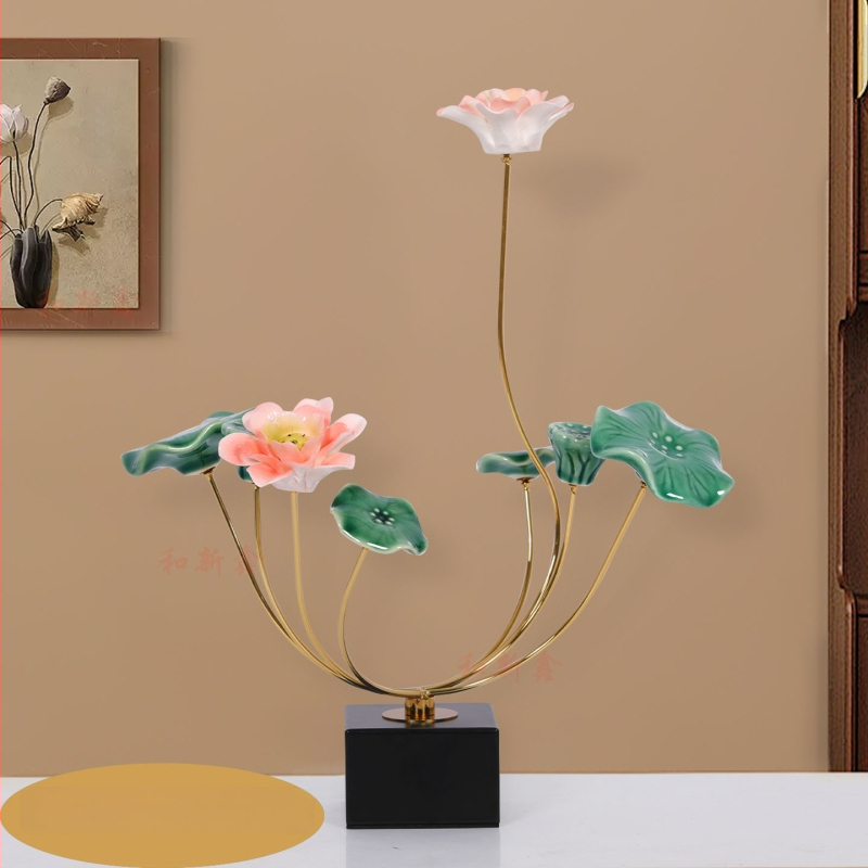 Metāla lotusa dekors dzīvojamajai istabai – jauns ķīniešu stils, elektroplatinga apdare, pielāgojams, piemērots dāvanai