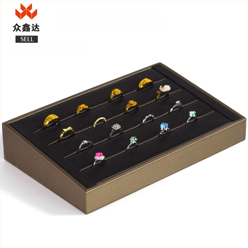 Vieno aukšto odinis papuošalų laikiklis su nuolydžia eksponavimo lėkštute