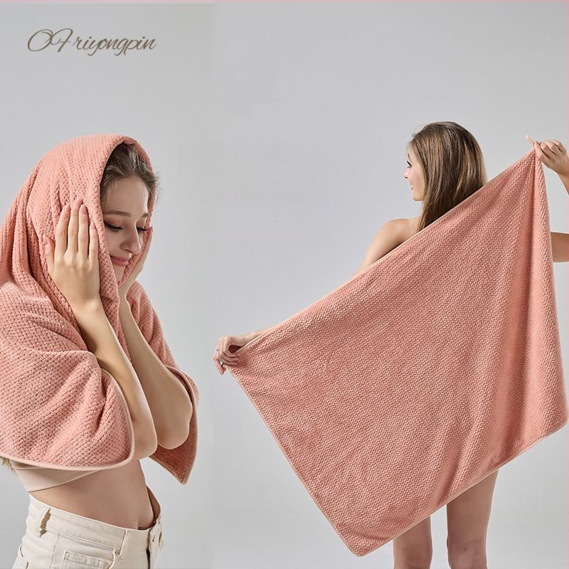 Bonetă pentru uscat părul, din velur coral, țesătură cu model grilă de ananas, 150D fibre, greutate peste 200 g, uscare rapidă și absorbție ridicată.