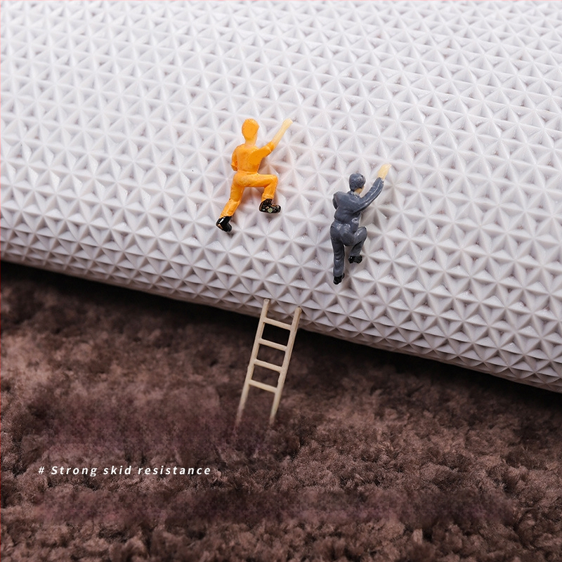 Kõrge plüüsi täidisega põrandamatt, imab vett ja on libisemiskindel; Materjal: polüester; Kuju: ristkülik; Muster: ühtlane; Puhastamine: masinipesu