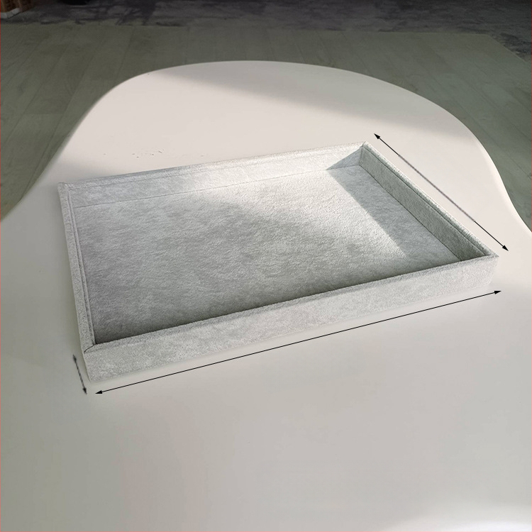 Flaneli nahast juveelide hoiukarp kaelakeede, käekellade ja kõrvarõngaste jaoks – kõva konstruktsioon, vaba stiil