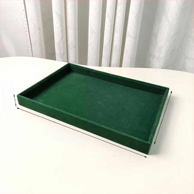 Flaneli nahast juveelide hoiukarp kaelakeede, käekellade ja kõrvarõngaste jaoks – kõva konstruktsioon, vaba stiil