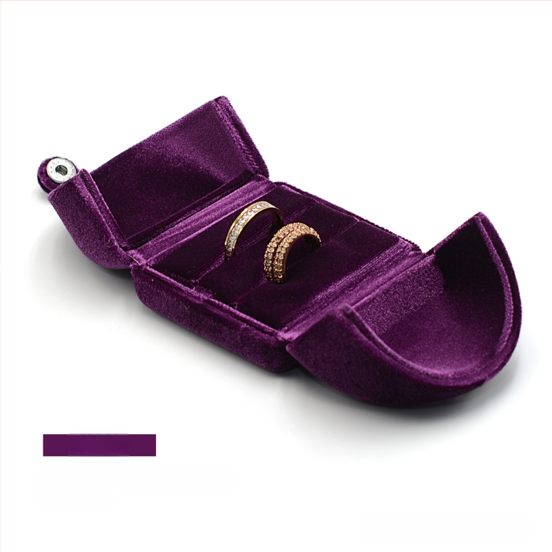 Flanelinė papuošalų dėžutė su dvigubu atidarymu, skirta žiedams, auskarams, kaklo grandinėms ir apyrankėms