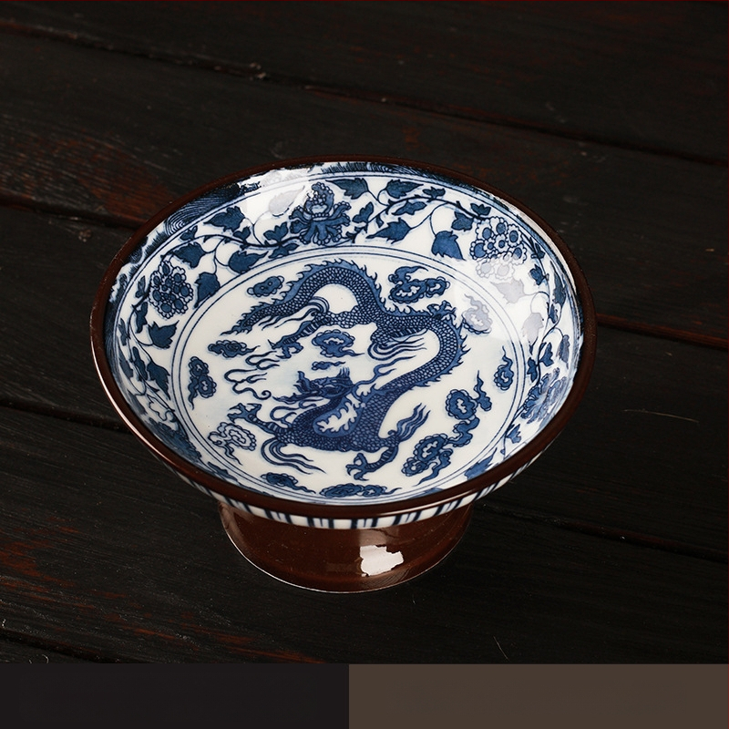 Dai Xian portselanist puuviljade taldrik, kaasaegse minimalistliku stiiliga, lansseeriti 2023. aasta septembris.