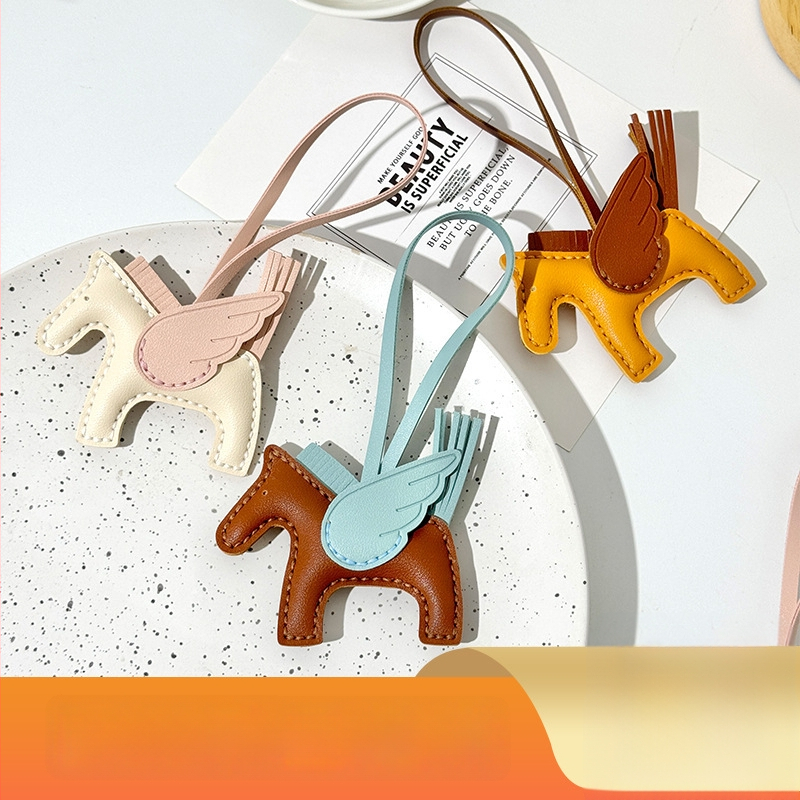 Somas piekārums — Mini Pegass, roku šūts, ultra viegls PU materiāls, dzīvnieku zīmējums, vasara 2024