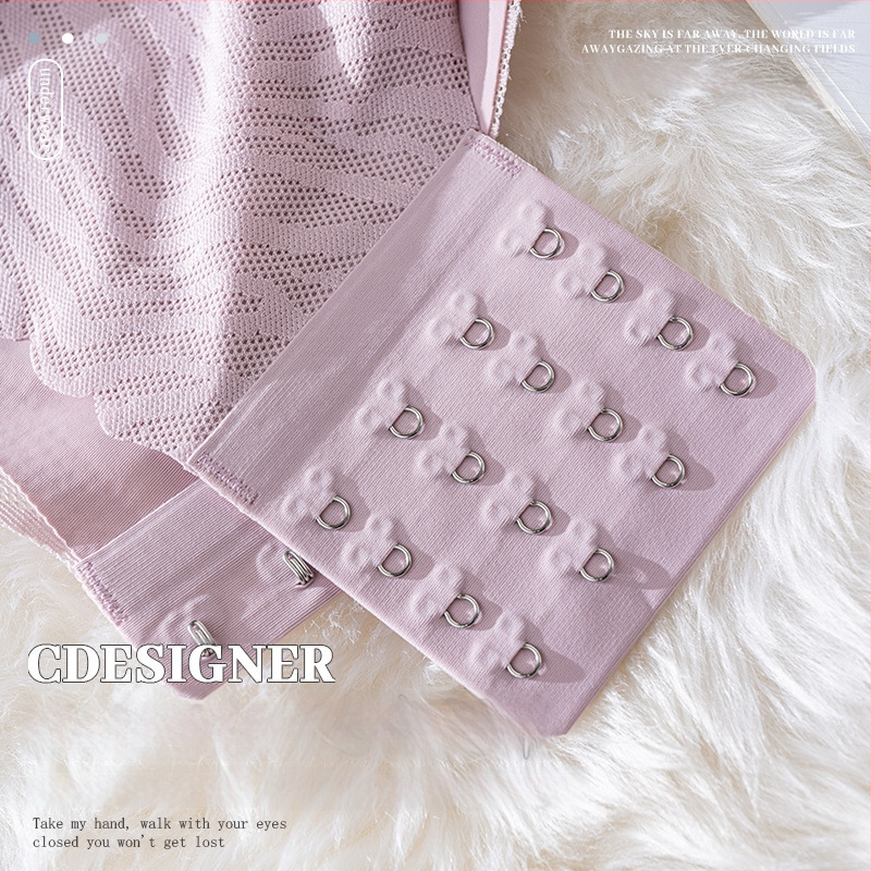 Nylon bezšuvju krūšturis ar pilnajām kausiņām, plānas formētas kausiņas, mugurējā četrrindu āķu aizdare, fiksētās plecu siksnas