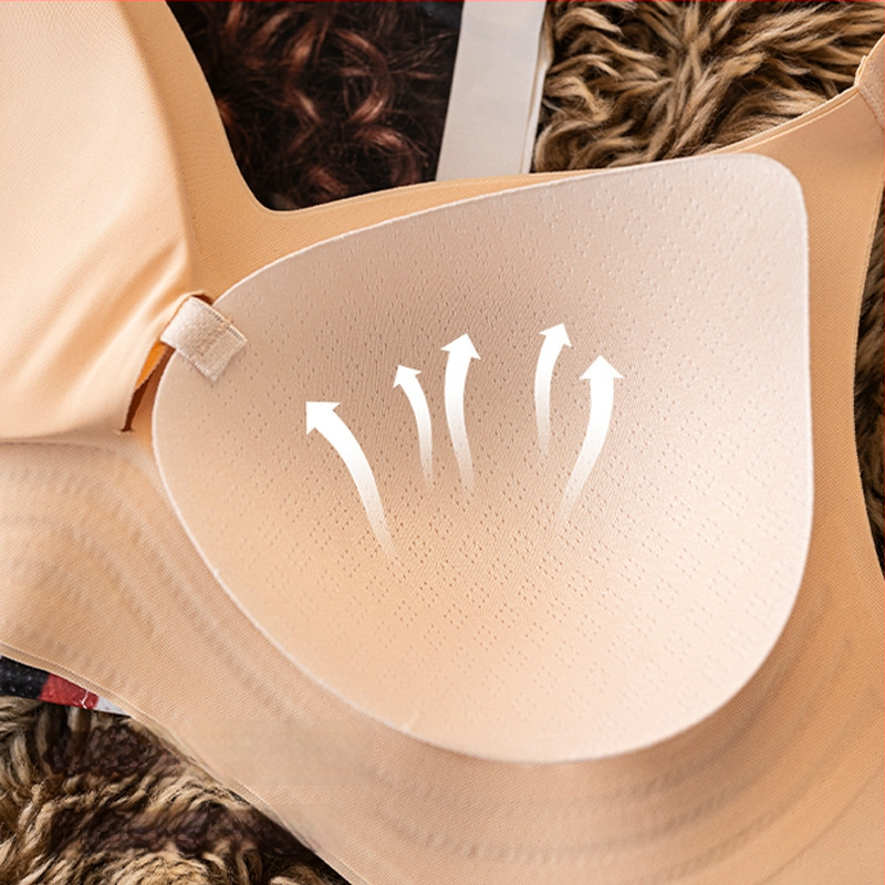 Sutien fără cusături, minimalist, invizibil, cu adunare și susținere, fără urme; material principal: nailon; tip cupă: 3/4; căptușeală cupă: burete; bretele: fixe, duble.