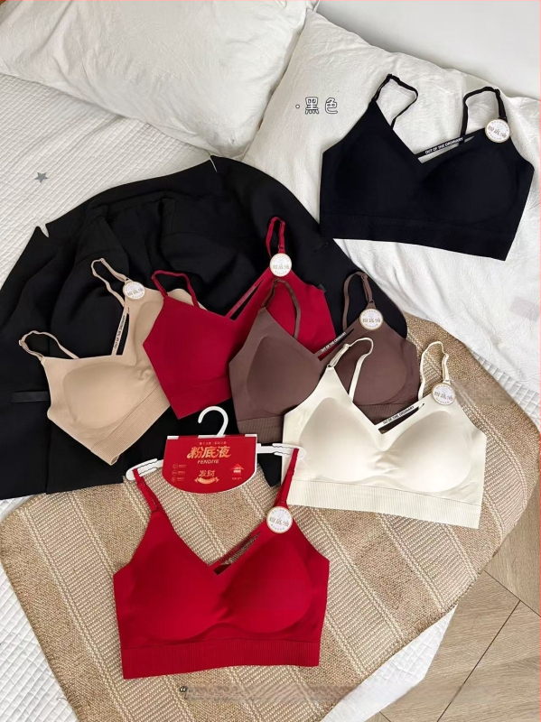 Nailona krūšturis ar 3/4 kausu, vidēji veidots kauss, bezšuvju fiksēts kauss, krūšu aplēšana, elpojošs, skaists aizmugures dizains