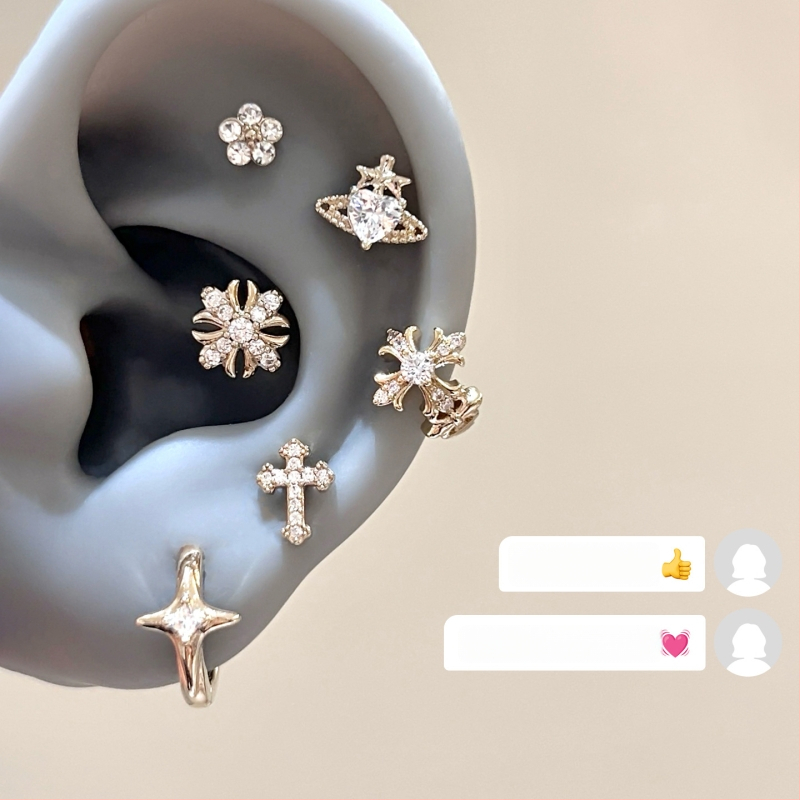 Kõrvarõngad – titano terasest kruvivõll kõrva luu jaoks, geomeetriline kuju, elektroplatitud kate, kaubamärk Tyg, roostevabast terasest post