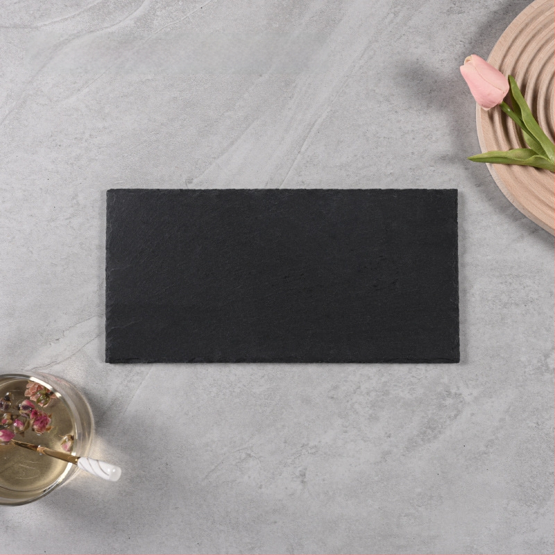 Looduslik šlatsi akmeenplaat, ebakorrapärase kujuga, mikrolainetega sobiv, hotellitoid