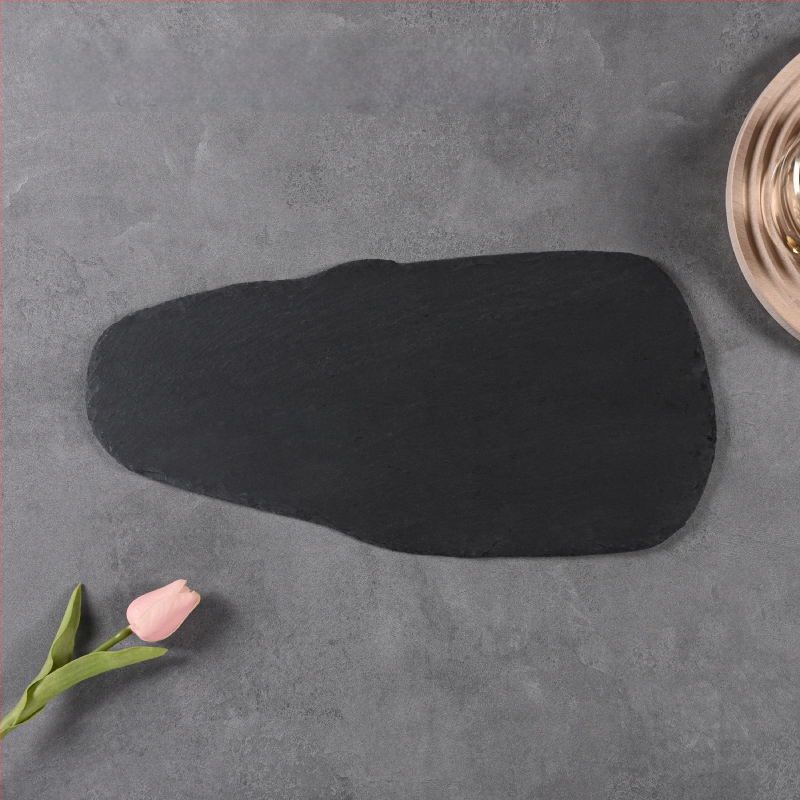 Looduslik šlatsi akmeenplaat, ebakorrapärase kujuga, mikrolainetega sobiv, hotellitoid