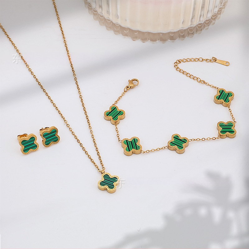 Četru lapu laimes juvelieru komplekts: kaklarota, rokassprādze un auskari no titāna tērauda, O-saites, elektroplatinga pārklājums