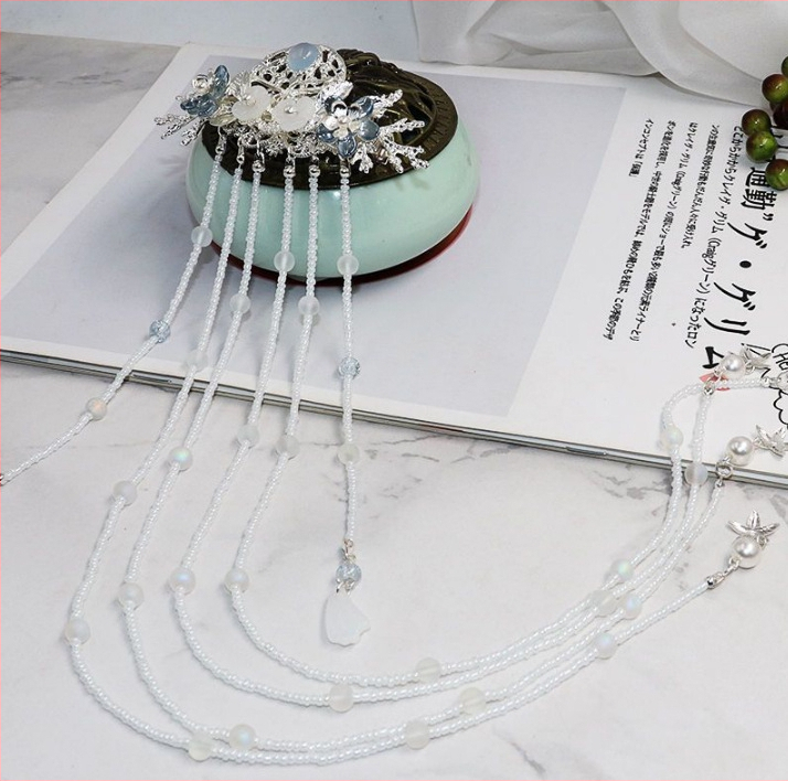 Juukseklips lotose lehega, lillekujuline, käsitöö, sulam, rahvuslik stiil, kevad 2025