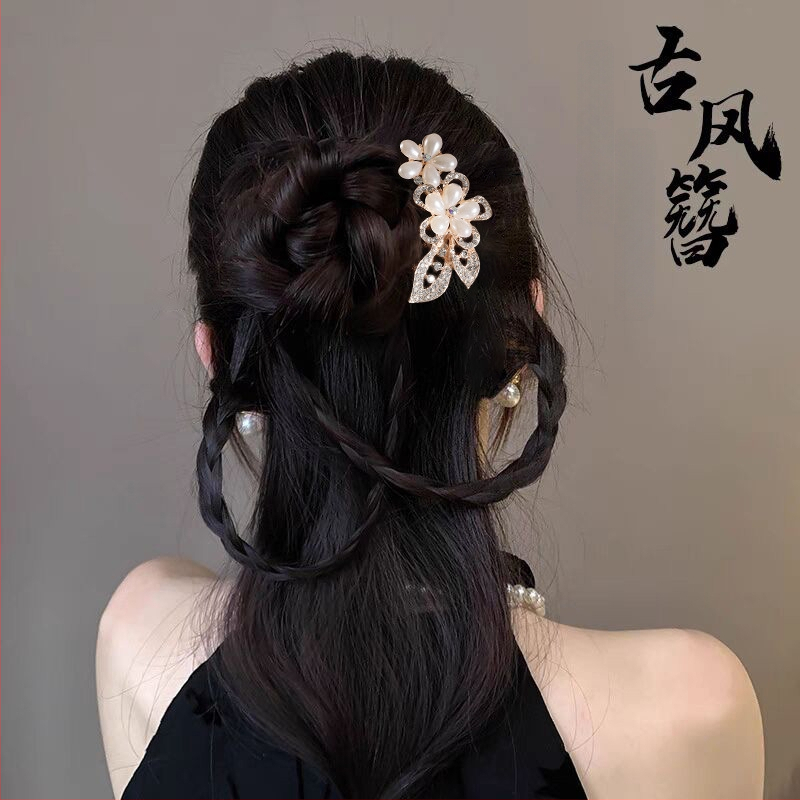 Metallist juukseklambri naistele – lihtne stiil, lilleline kujundus, teemantviimistlus, kristallid