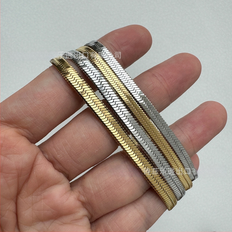 Titāna tērauda kaklarota, asmens ķēde, ar 18K zelta pārklājumu