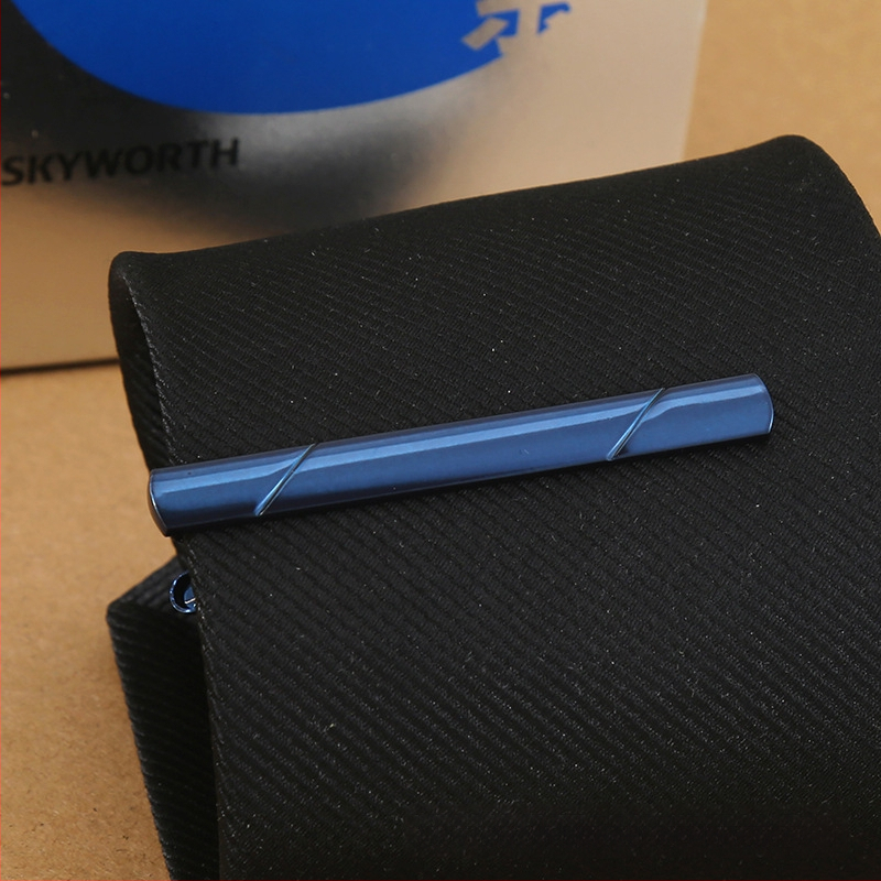 Réz nyakkendő kapocs, sík fejű, hullám mintázat, monoszínű minta, elektroplak bevonat, tisztaság K9