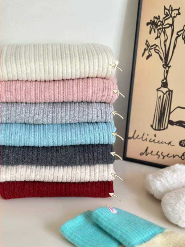 Bērnu džemperis no Angoras vilnas ar kapuci, pusaugsts apkakle, garas piedurknes, ziema 2025