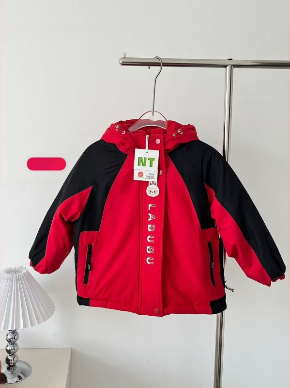 Ziemas jaka meitenēm ar kapuci, bieza flisa odere, ārējā materiāla trušu kažokāds, korejiešu stilā krāsu bloku dizains, ūdensizturīga un pret vēju, piemērota vecumam 7–12 gadiem