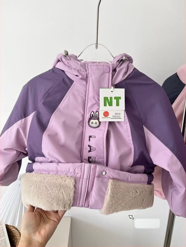 Ziemas jaka meitenēm ar kapuci, bieza flisa odere, ārējā materiāla trušu kažokāds, korejiešu stilā krāsu bloku dizains, ūdensizturīga un pret vēju, piemērota vecumam 7–12 gadiem