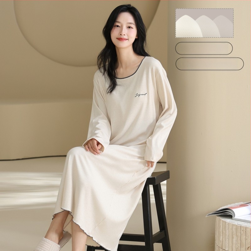 Νυχτερινό φόρεμα πουλόβερ με ενσωματωμένες επενδύσεις στήθους, μακριά μανίκια, στρογγυλός γιακάς, ανάμειξη βισκόζη-πολυεστέρα-ελαστάνη, μεσαίου βάρους