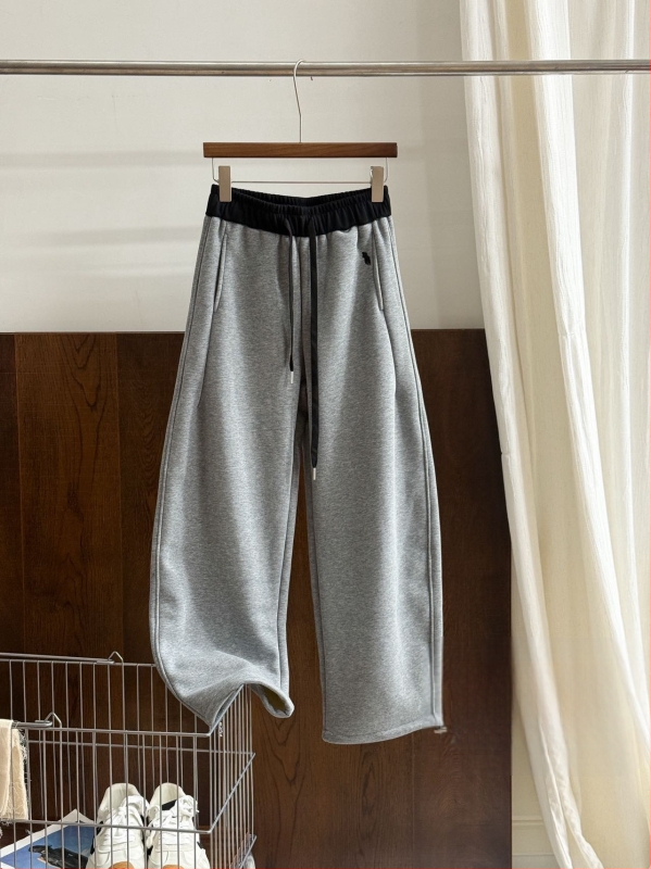 Naiste fleece-kattega puuvillast‑polüestrist sportpüksid, keskosa vöökoht, vaba sirge lõige, paksendatud talveks