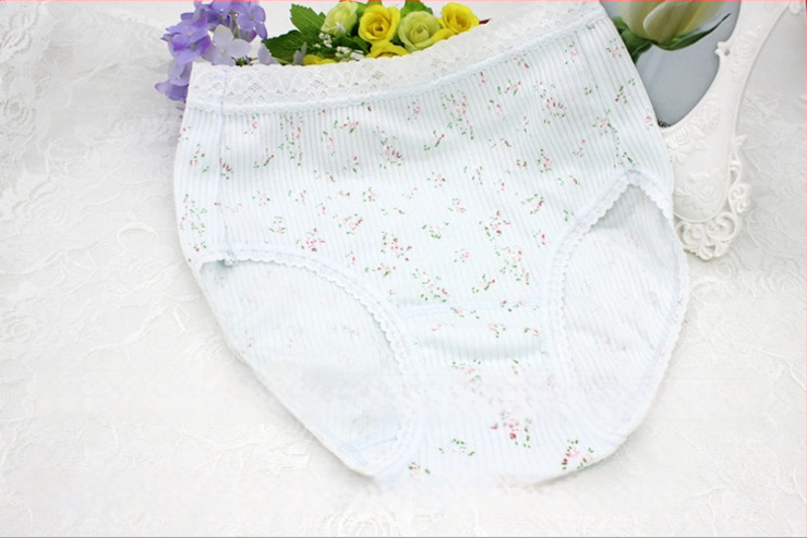 Naiste kõrge vöökiga puuvillased aluspesud lillemustriga, hingavad