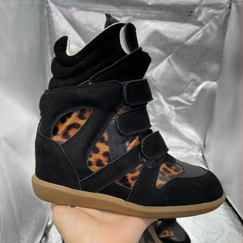 Ženske tenisice visokog profila s skrivenim povećanjem visine, kožni gornji dio, vezice, potplat od gumene pjene, prozračne i vodootporne