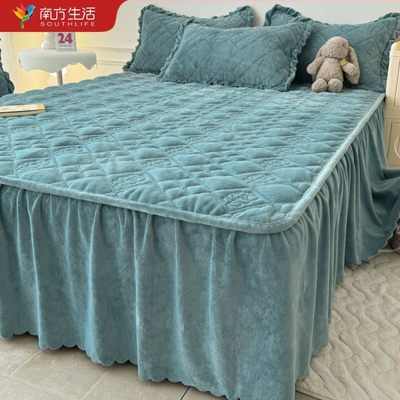 Talvine täiendatud piima-velluri voodilina komplekt, tikitud, 3-osaline, polüester, lõngade värvimine, reaktiivne värvimine, ühevärviline muster