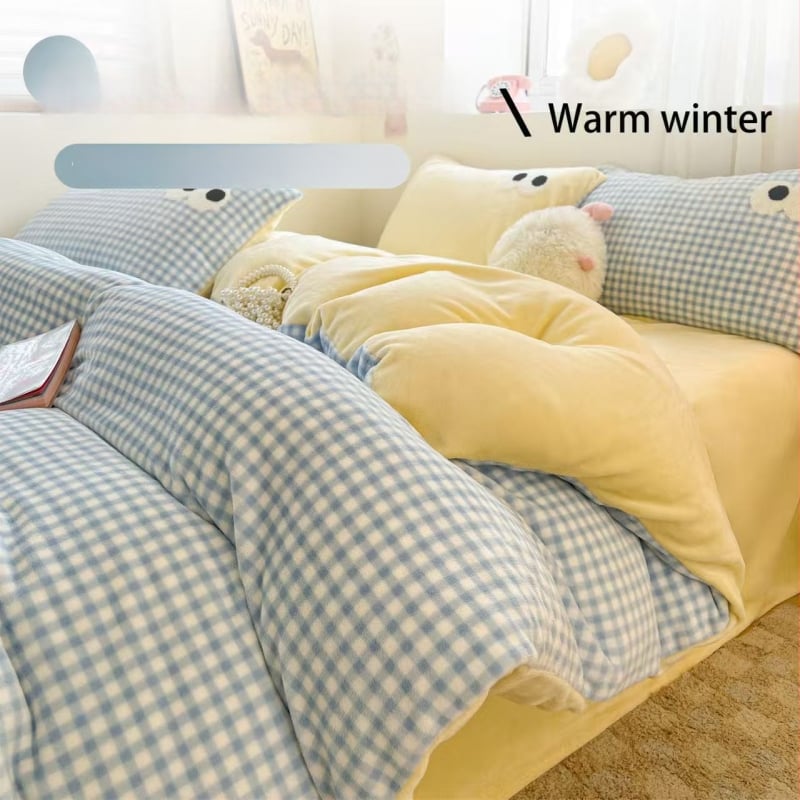 Piimavilluurist nelinukselise voodipesu komplekt neljaosaga; muster: ühtlane, ruutu; reaktiivne trükkimine ja värvimine; materjal: piimavilluur.