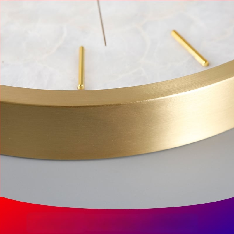 Seinakell — ümmargune, messingust korpus, kvartsiliikumine, patareiga toidetav, dekoratiivne