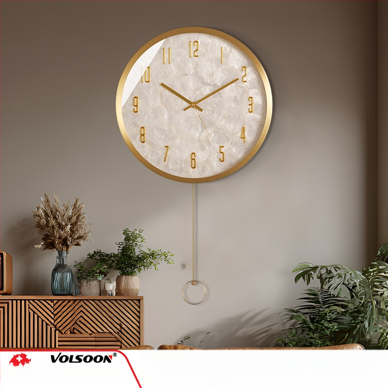 Seinakell — ümmargune, messingust korpus, kvartsiliikumine, patareiga toidetav, dekoratiivne