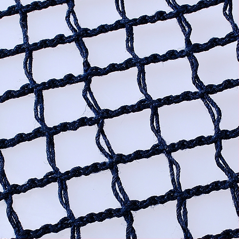 Lauatennisivõrgu alus keskse ühe võrguga