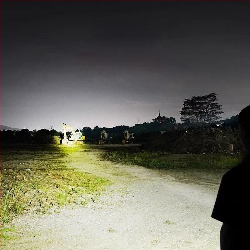 Kang Ming KM2698 KM2697 KM2706 įkraunamas LED prožektorius, 50W, 10000mAh, nuotolis iki 500 m, tinka žygiams ir stovyklavimui