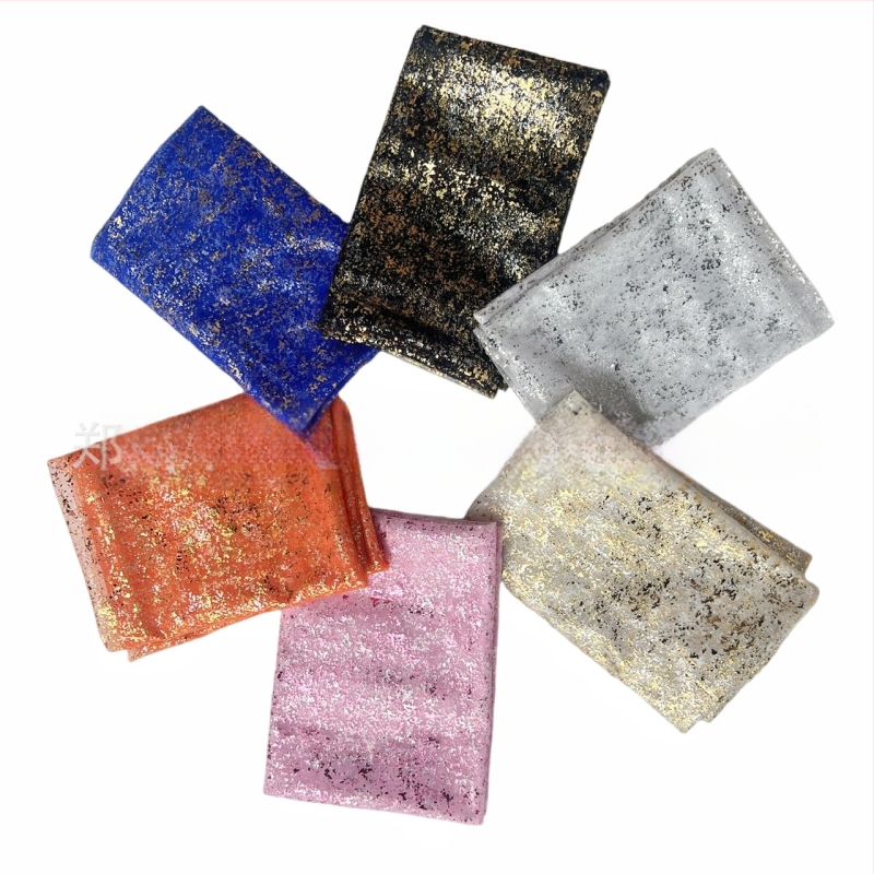 Декорация за маса за парти с шифонова тюл и пайети от метално фолио (материал: полиестерно влакно; съдържание на основния материал: 99%; стил: модерен минимализъм; категория: декорация за маса)