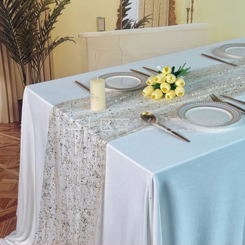 Декорация за маса за парти с шифонова тюл и пайети от метално фолио (материал: полиестерно влакно; съдържание на основния материал: 99%; стил: модерен минимализъм; категория: декорация за маса)