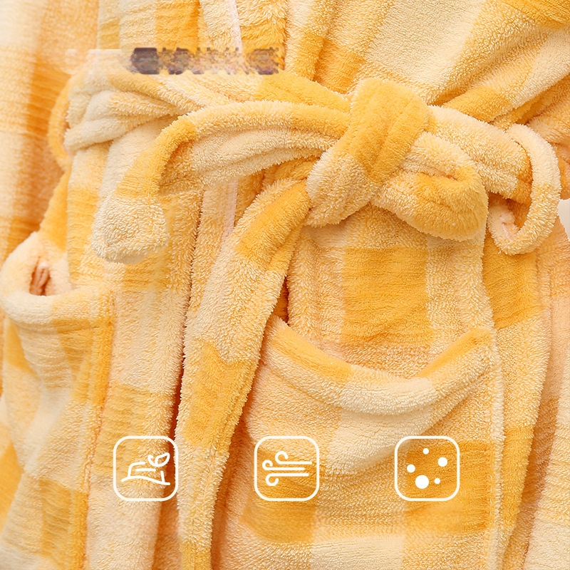 Sieviešu kapucēta halāts no korālfleksa, ziemas modelis, 80% poliestera, svars 810 g