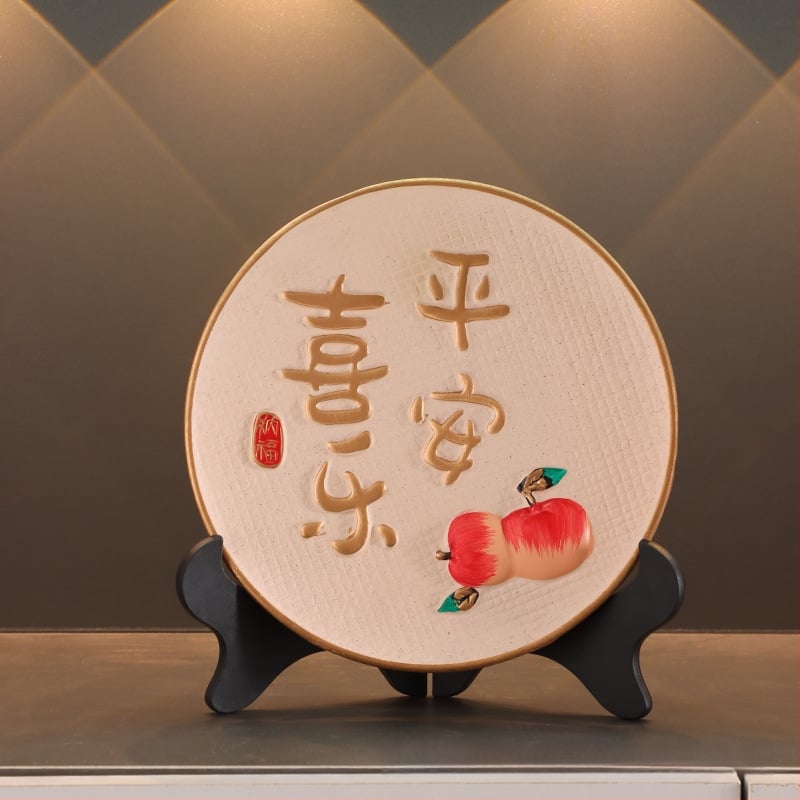 Dekoratīva figūriņa ķīniešu stilā, no sintētiskā sveķu materiāla, puse rokdarbs un puse mašīnveida darbs