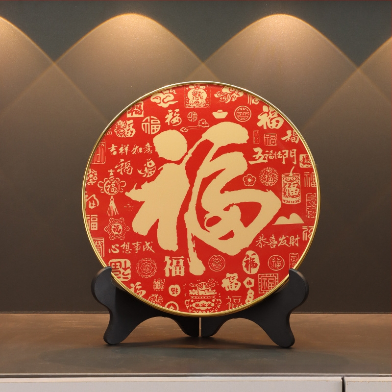 Dekoratīva figūriņa ķīniešu stilā, no sintētiskā sveķu materiāla, puse rokdarbs un puse mašīnveida darbs