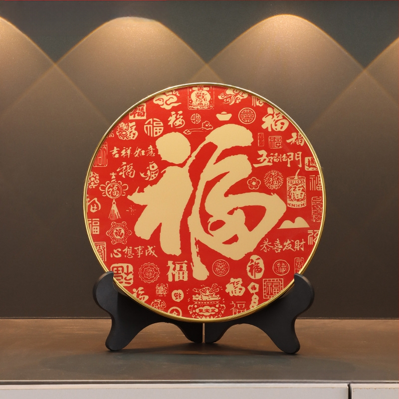 Dekoratīva figūriņa ķīniešu stilā, no sintētiskā sveķu materiāla, puse rokdarbs un puse mašīnveida darbs